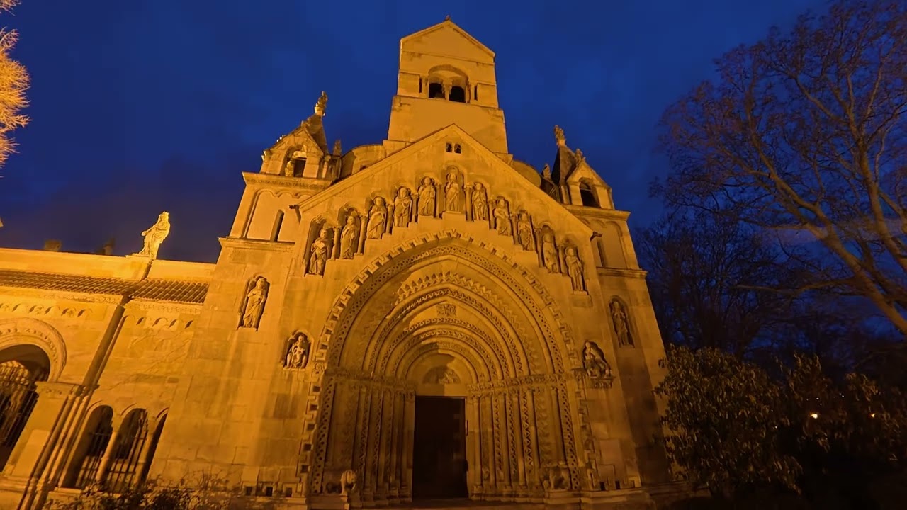 Vajdahunyad Castle Budapest at Night | Magical Evening Walk