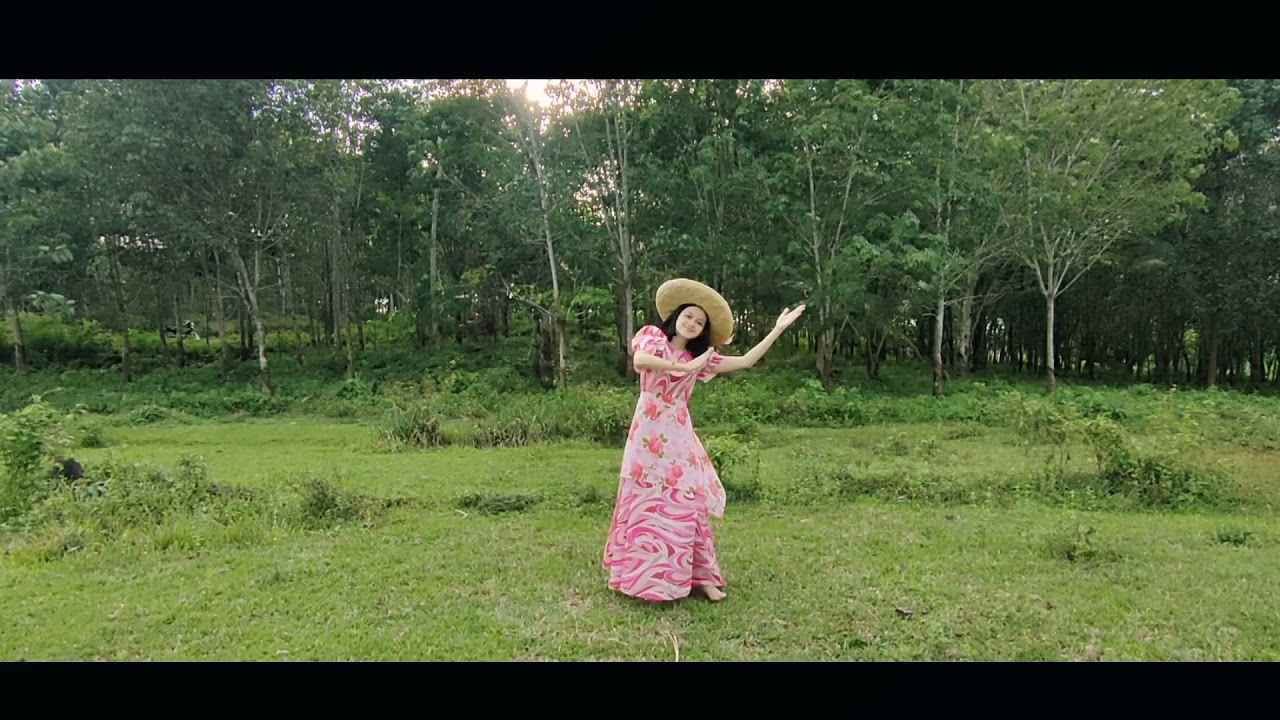 Philippine Folk Dance Salakot (Female Solo)
