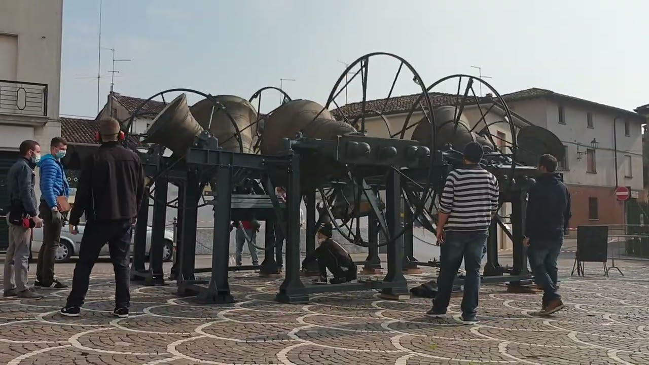 Le campane di bagnolo(Cr),concerto manuale(il video è stato fatto da mio papà nel 2020)