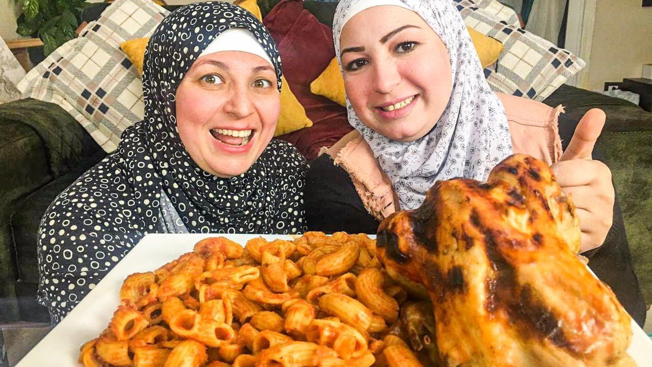 تحدى أكل دجاج مشوى ومكرونه مقصوصه بالصوص الحار الوردى لاول مره ضد قناه نونى الجواد