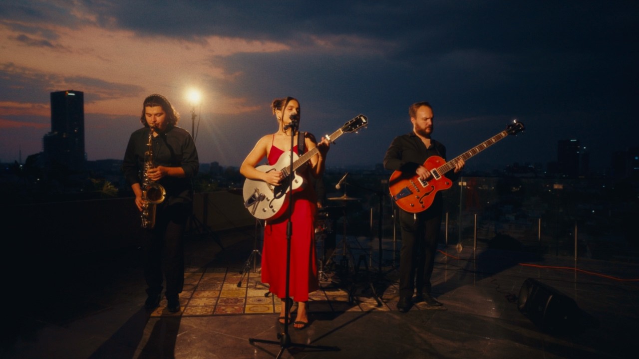 Just the Two of Us - Bill Withers & Grover Washington Jr. | Cover by Itzia