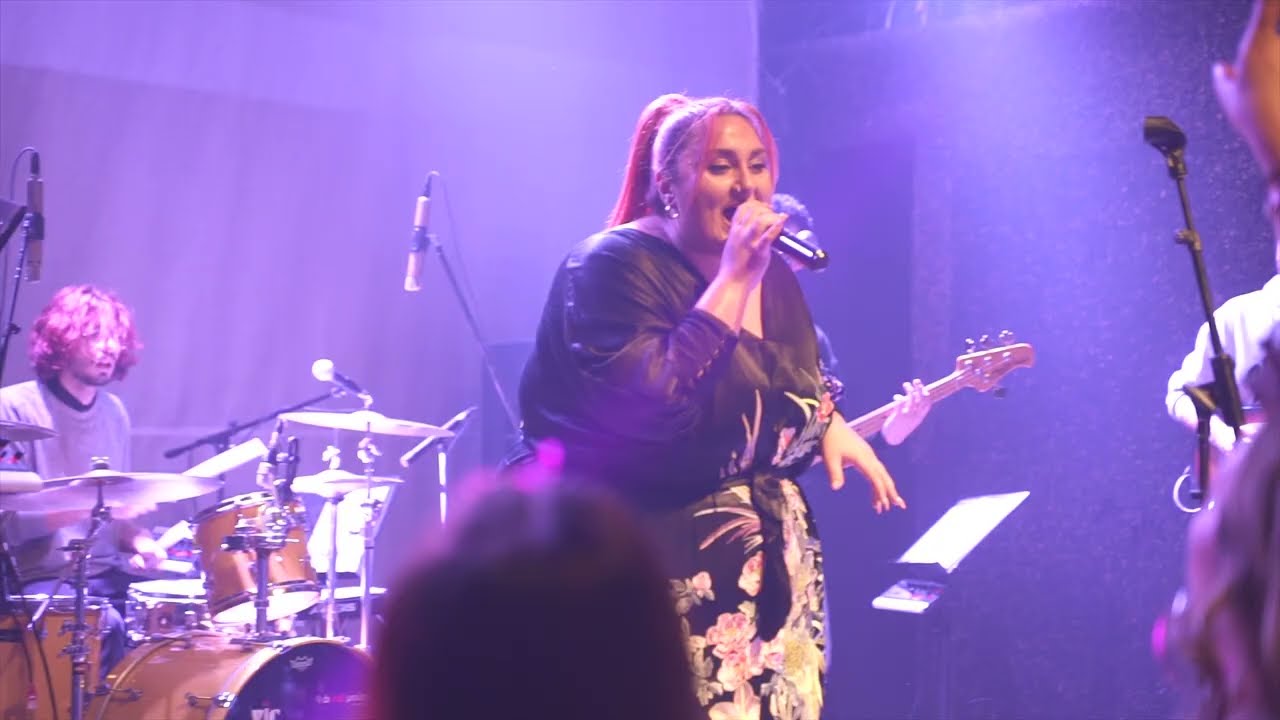 Χρυσηίδα Γκαγκούτη & full band - Arch club live stage