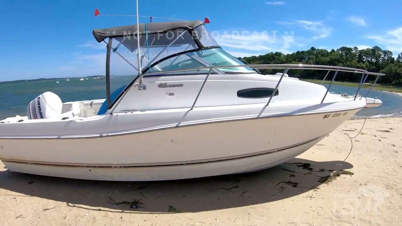 08-22-2025 Orleans, MA - Cabin Cruiser Washes Ashore- Huge Waves - Cape Cod - Hurricane Erin