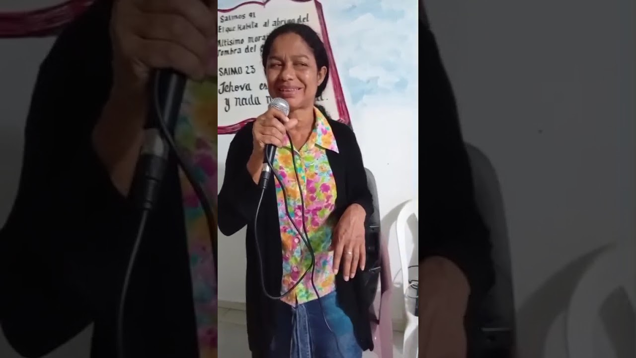 salmista Guadalupe Suárez canta para Dios del ayer el alfarero en la escuela de canto 829 910 8215.