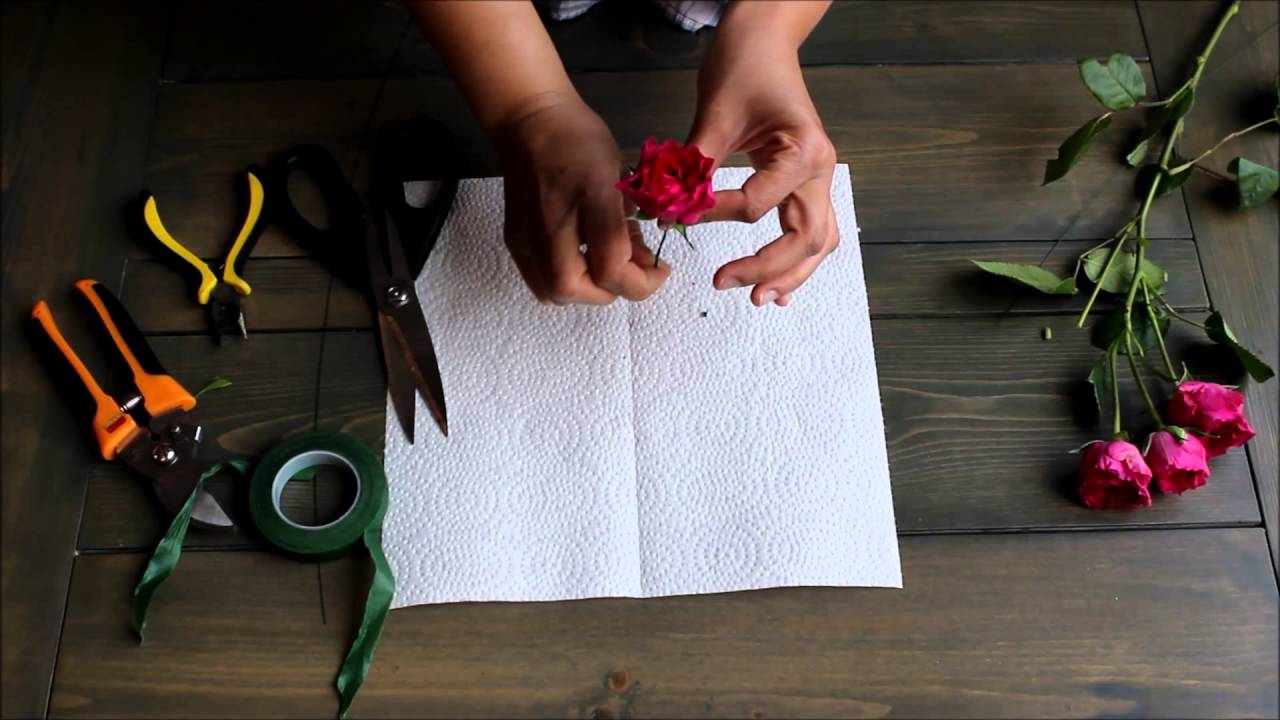 DIY Mixed Flower Boutonniere