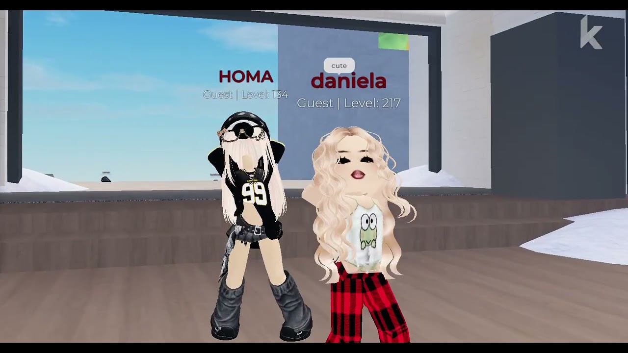 ''GOLDEN'' by HUNTRIX in roblox :)
