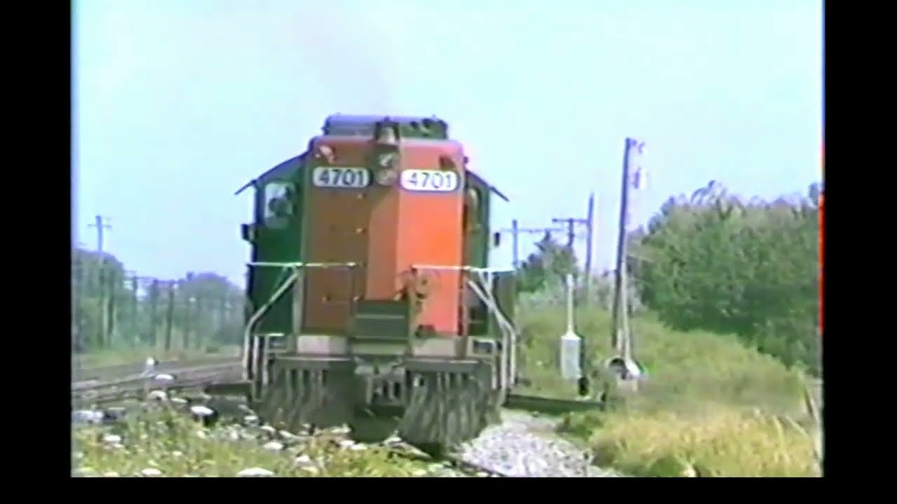 THORNTON JCT. SOUTH HOLLAND, IL JULY 1980. MOPAC, GRAND TRUNK, HOT 392! VINTAGE PIGGYBACK TRAILERS!