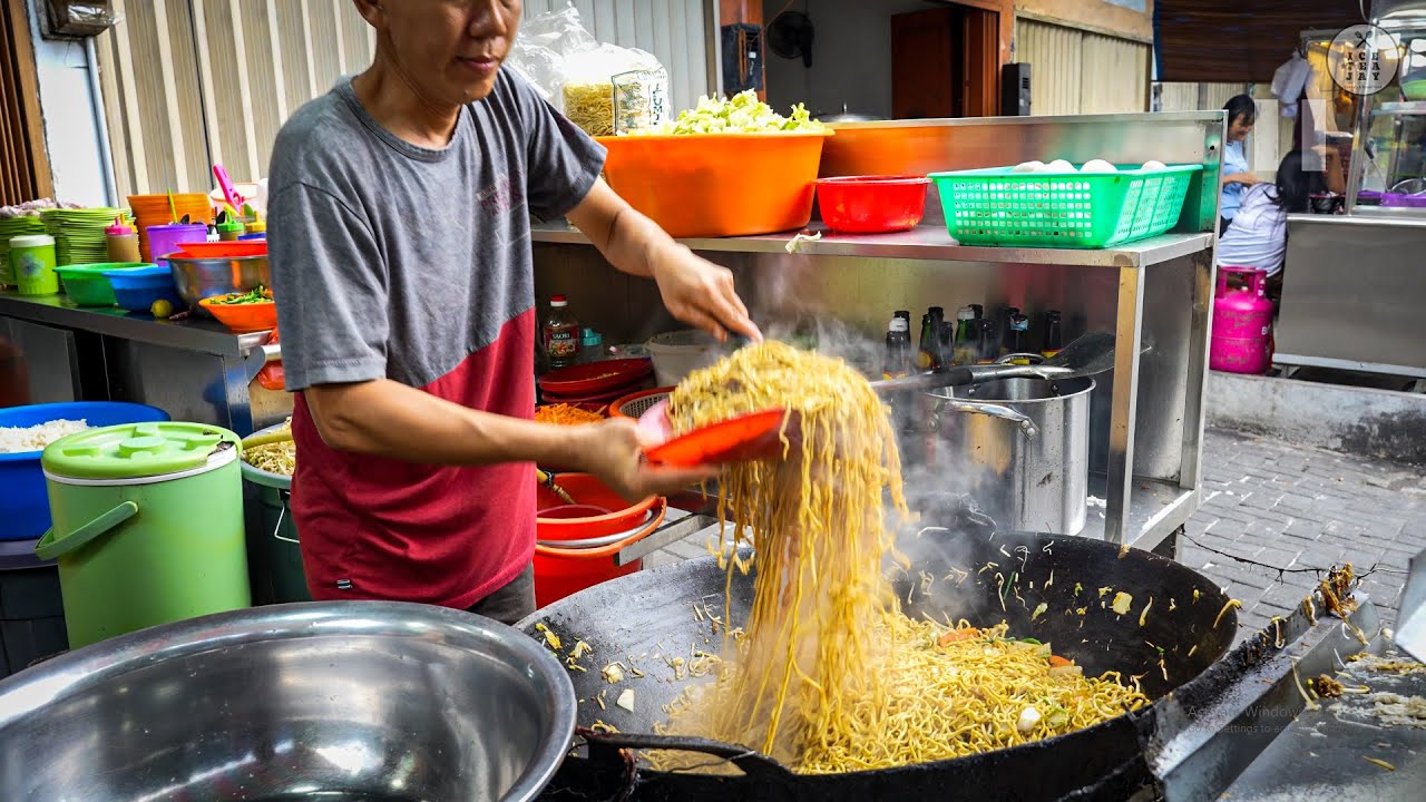 Super Fast Cooking ! Drool-Worthy $0.4 Meals in Medan - Indonesia