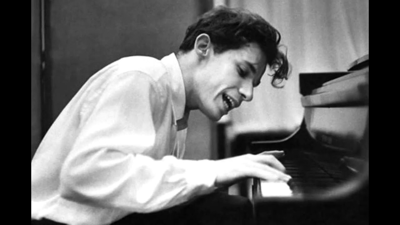 Mozart: Piano Sonata No.10 Kv330 /Glen Gould/ Salzburg Live　モーツアルト ピアノソナタ第10番　グレン・グールド
