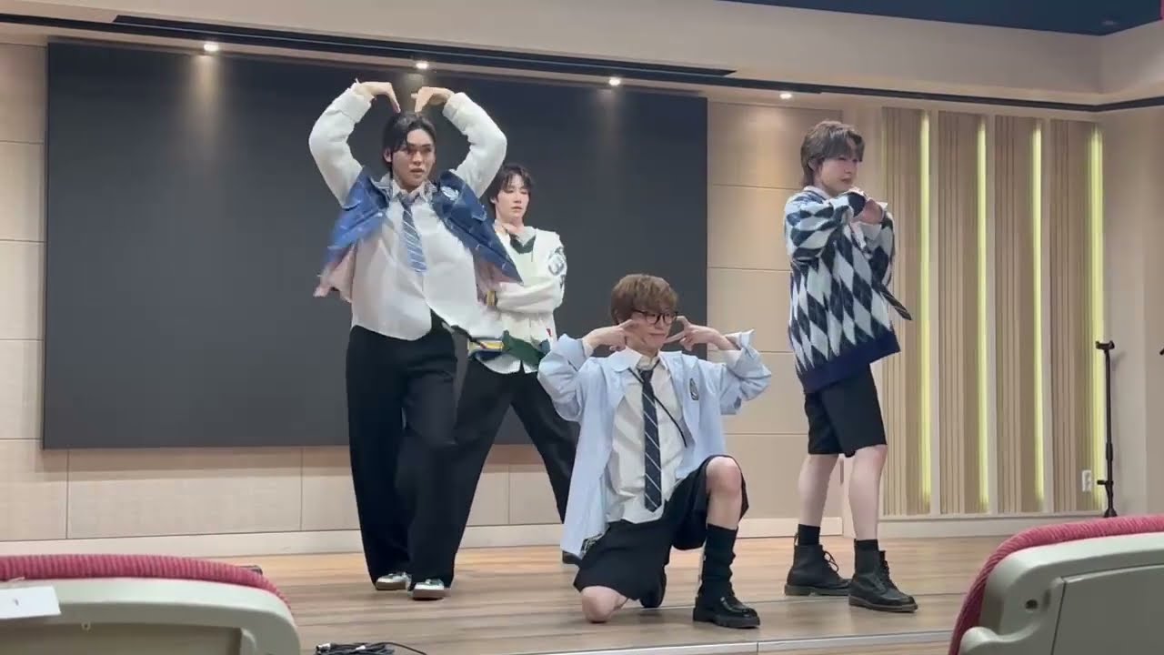 XLOV (엑스러브) - I'MMA BE (88 Techno Remix) Fansign Performance