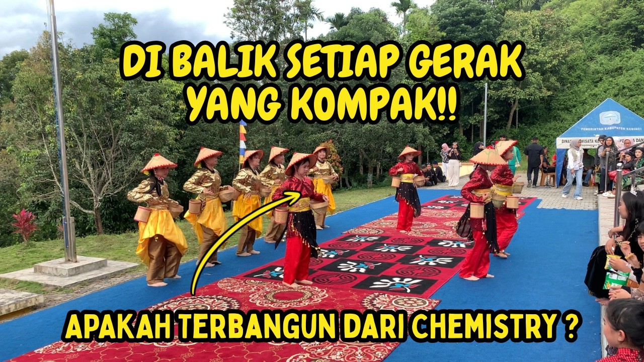 Pertunjukan Tari Pukat oleh Sanggar Seni Gong Berantai Tigo Luhah Tanjung Tanah.