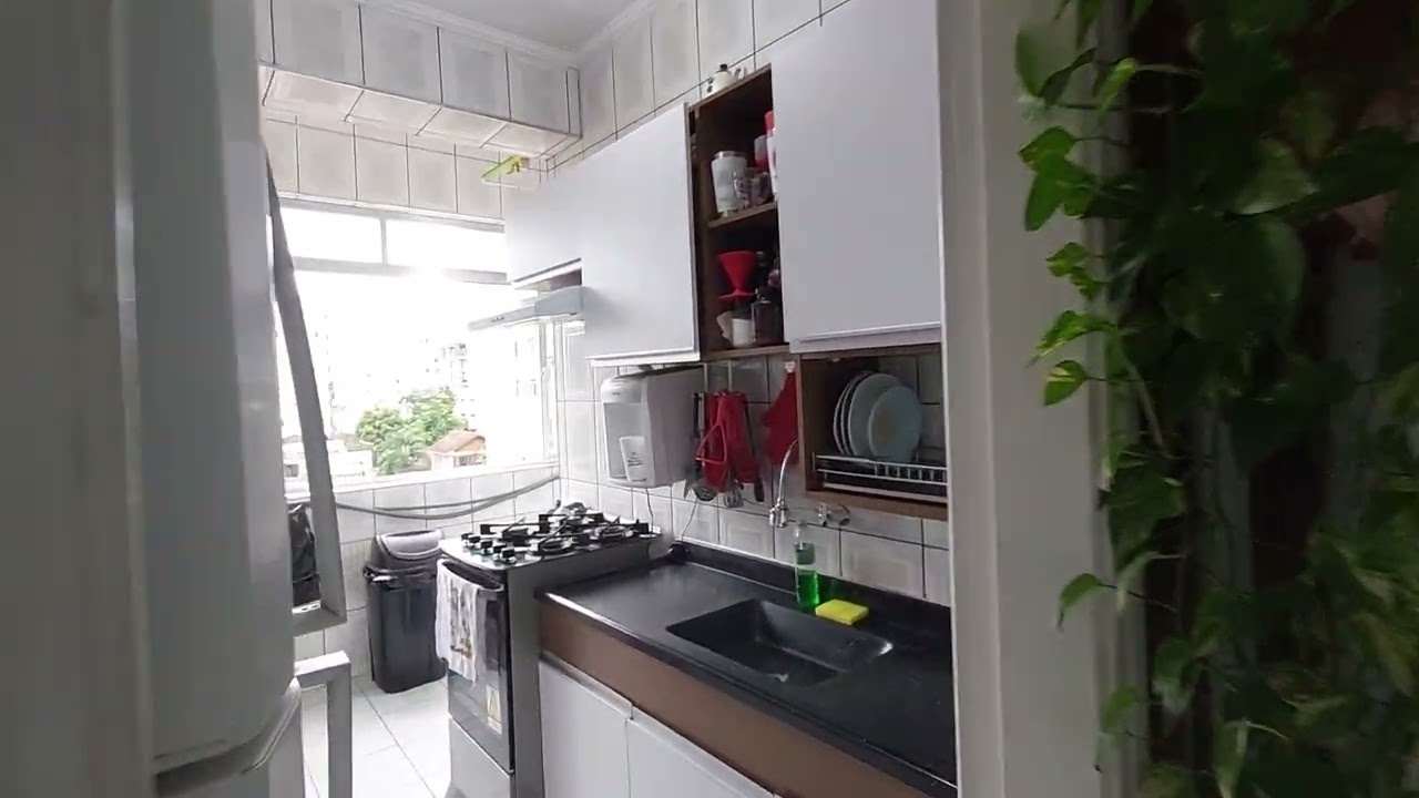 Vende-se apto. 2 dorms. garagem no Centro de São Vicente, Litoral Paulista!