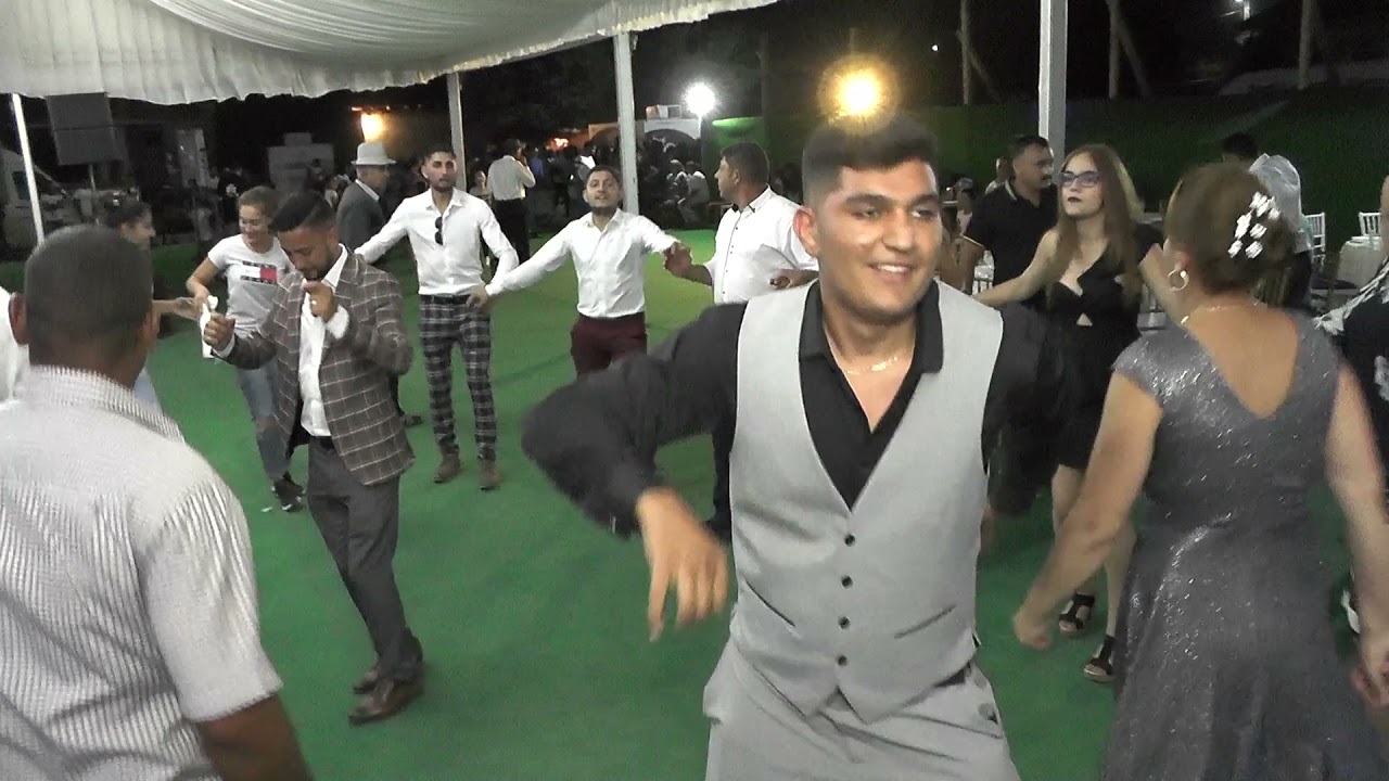 5  Luni