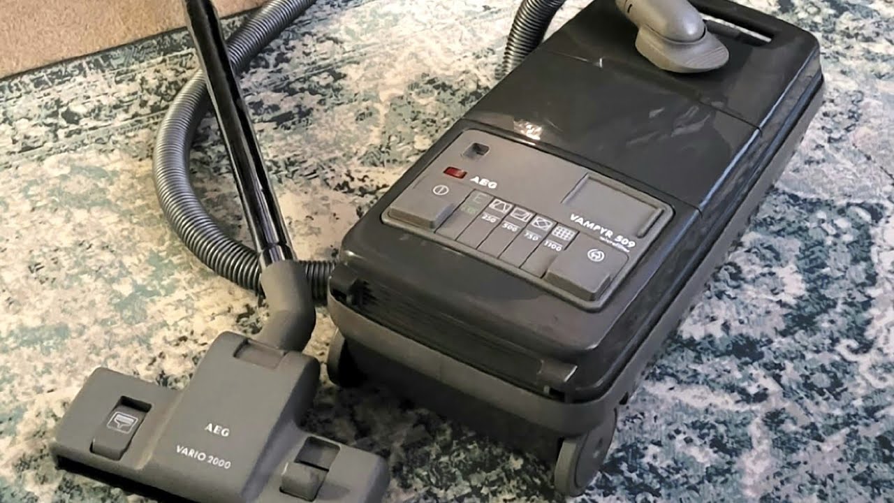 1986 AEG Vampyr 509 Microfilter Vacuum Cleaner