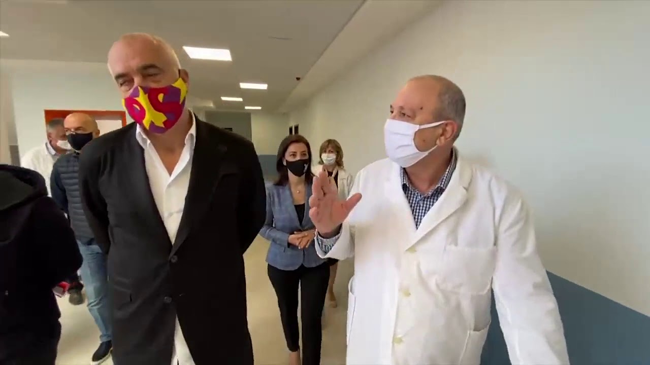 Edi Rama - Durrës - Fëmijët dhe mësuesit rikthehen në shkollën 