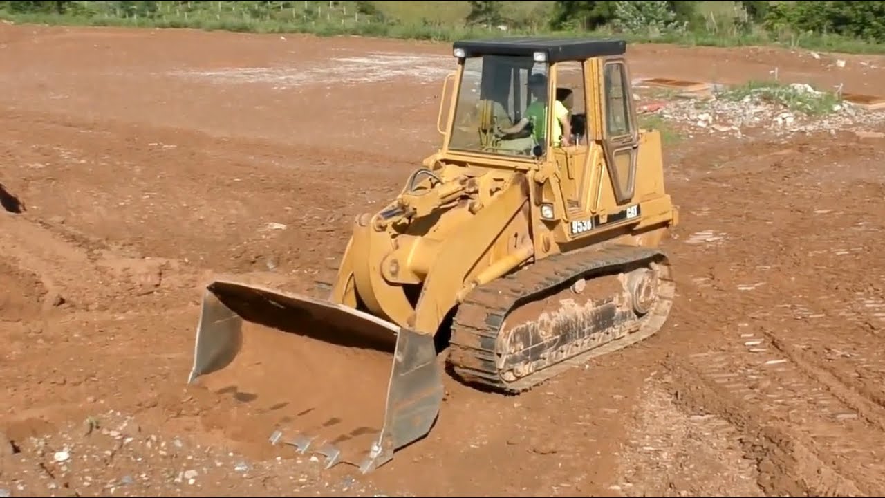 CAT 953B with New Motor Loading a Dump Truck