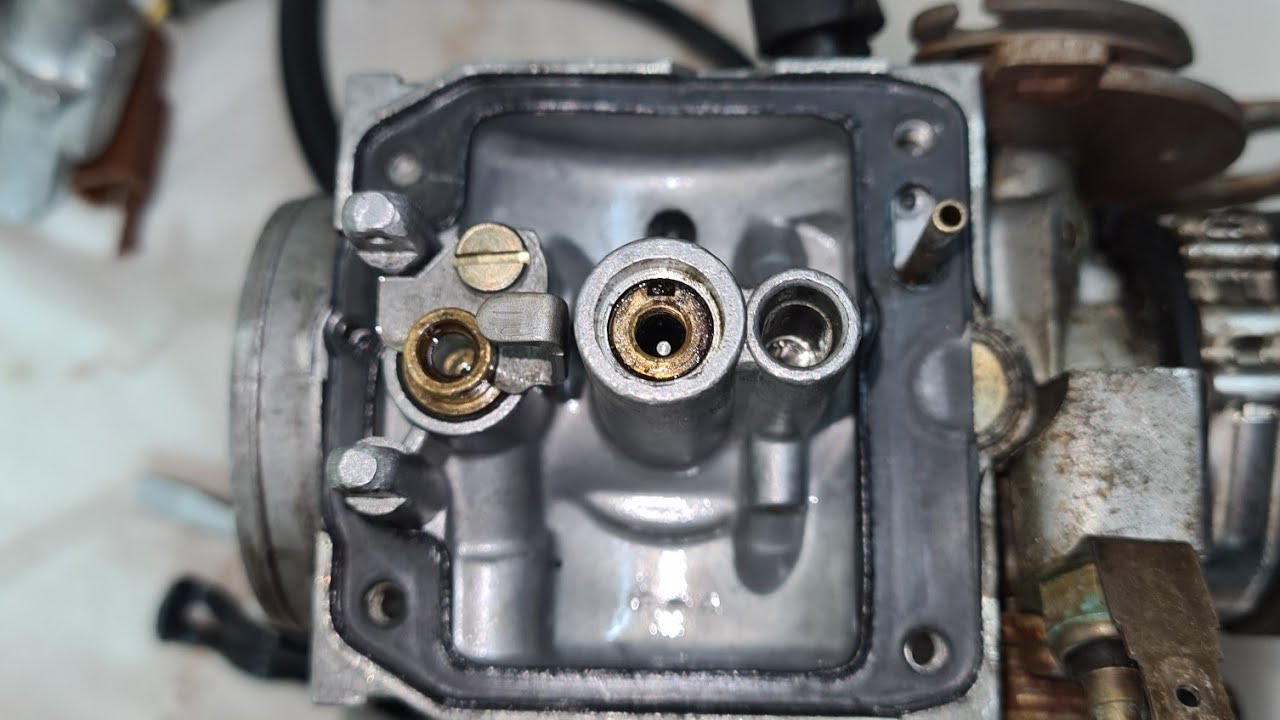 Teil 2 Peugeot Elyseo 125 4 Takt ( Vergaser zusammenbauen )
