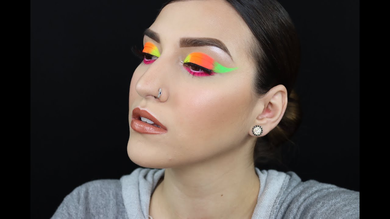 Makeup A Murder UV/Neon Pigments Tutorial