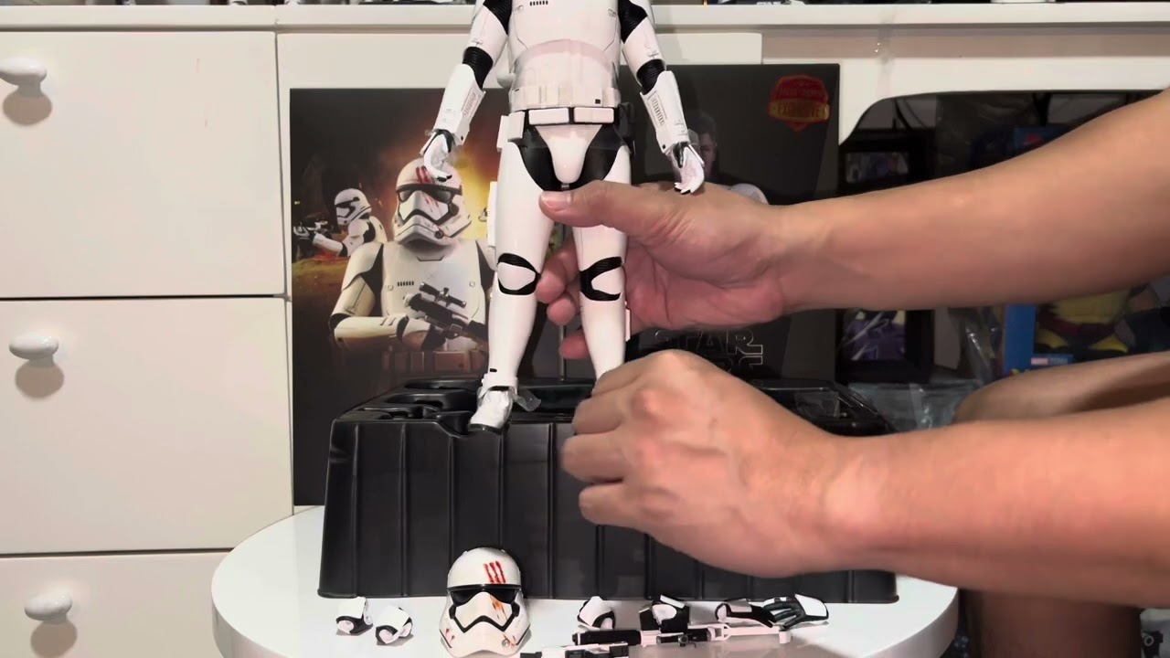 Hot Toys - Star Wars Finn (First Order StormTrooper Version)  MMS367 Hot Toys Exclusive Unboxing