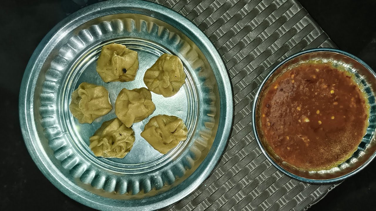 Aata ke chatpate momos . आटे के चटपटी मोमोज वो भी बिना मैदे के। No maida momos 