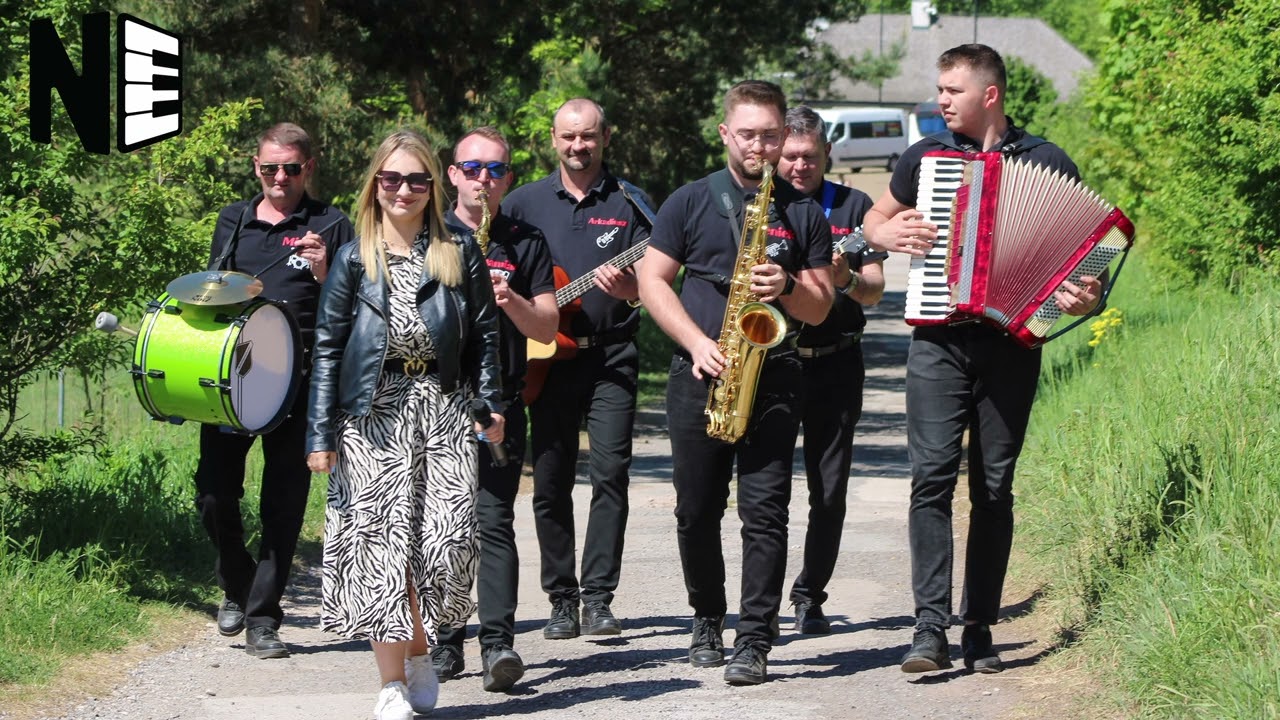 NieTAKTowni - Walczyk Idę Dróżką Przed Siebie