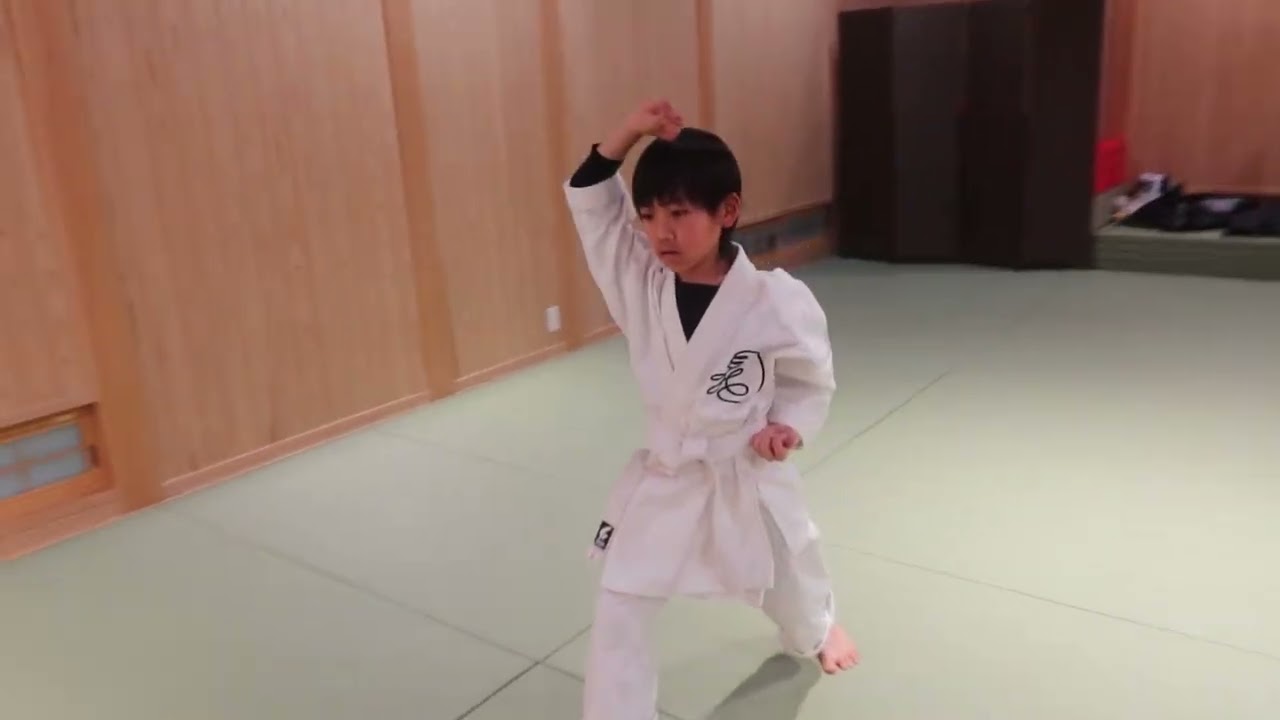 空手道８級橙帯合格！ Karate-do 8th kyu (orange belt) passed!