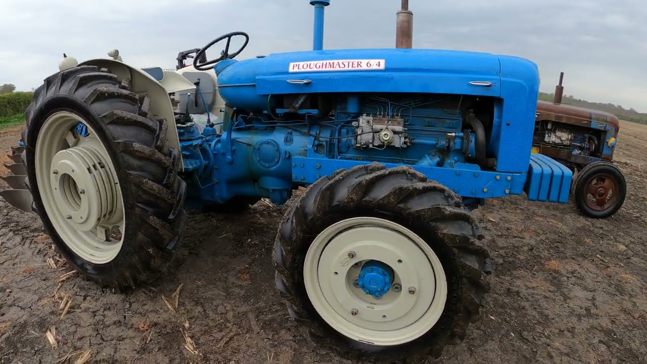 1963 Roadless Fordson Super Major Ploughmaster 6/4 4WD 5.4 Litre 6-Cyl Diesel Tractor (90 HP)