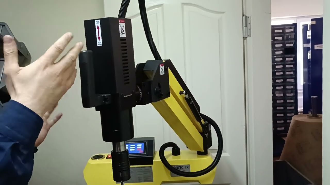 KRASNİC ELEKTRİKLİ KLAVUZ ÇEKME MAKİNASI