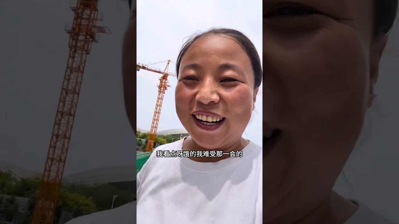 90后夫妻在工地刮腻子，看看一日三餐都吃点啥#vlog日常 #美食 #打工人干饭日常 #上热搜 #乡村贾丹