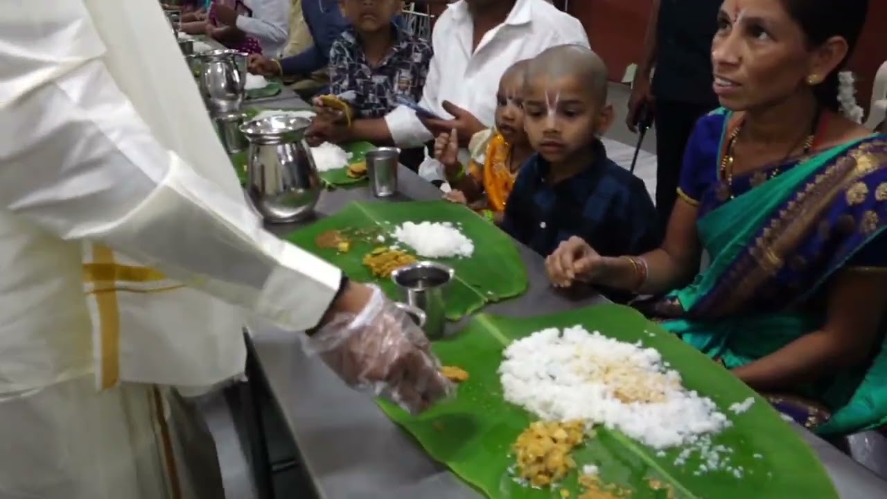 తిరుమల అన్నదానం లో  మసాల వడ వడ్డన@timesoftirupati#ttd,#food #tirumala