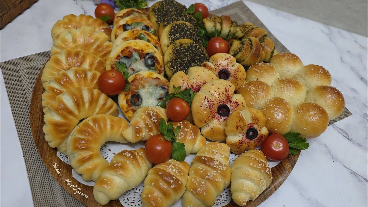 وصفات رمضان/تشكيلة معجنات من عجينة واحدة بحشوات مختلفة بعجينة قطنية هشة وخفيفة جداً 