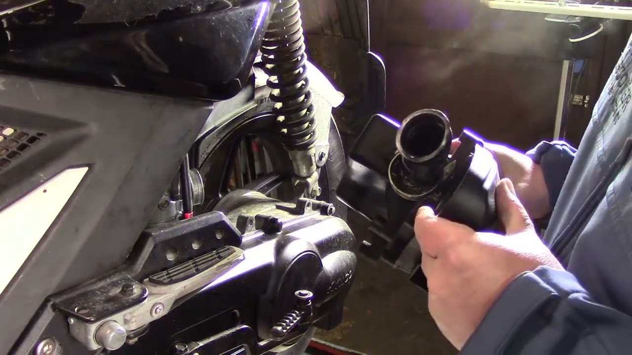 Kymco Super 8 / Wir schauen mal was nach der Einfahrt gemacht werden muss..