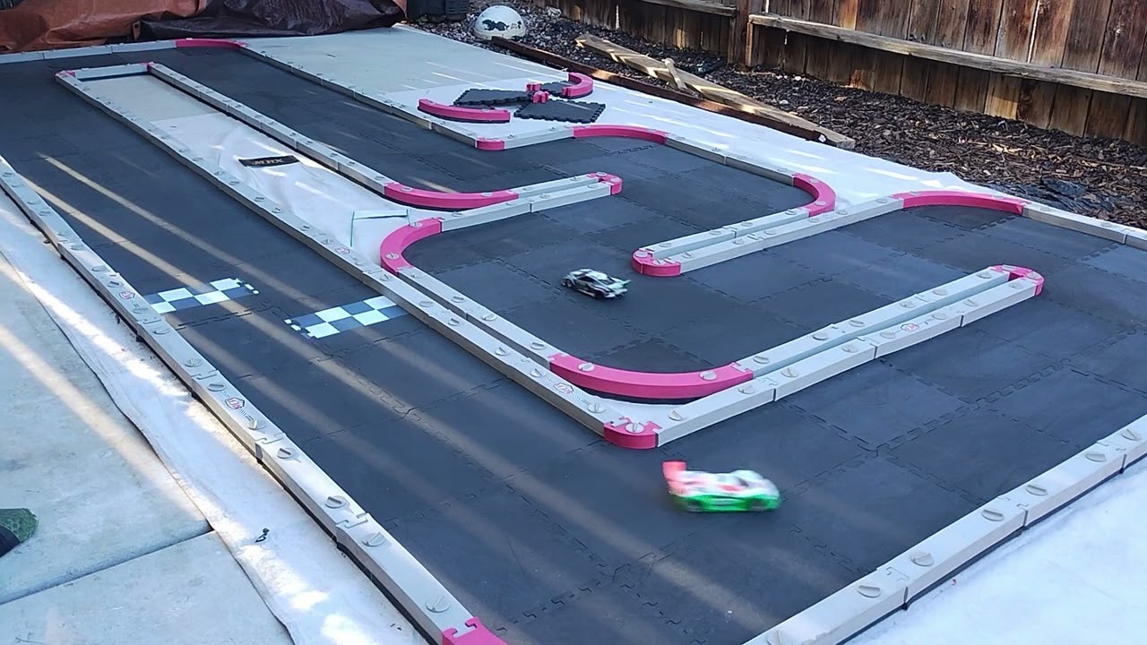 ATOMIC MRX VS KYOSHO 04 2WD