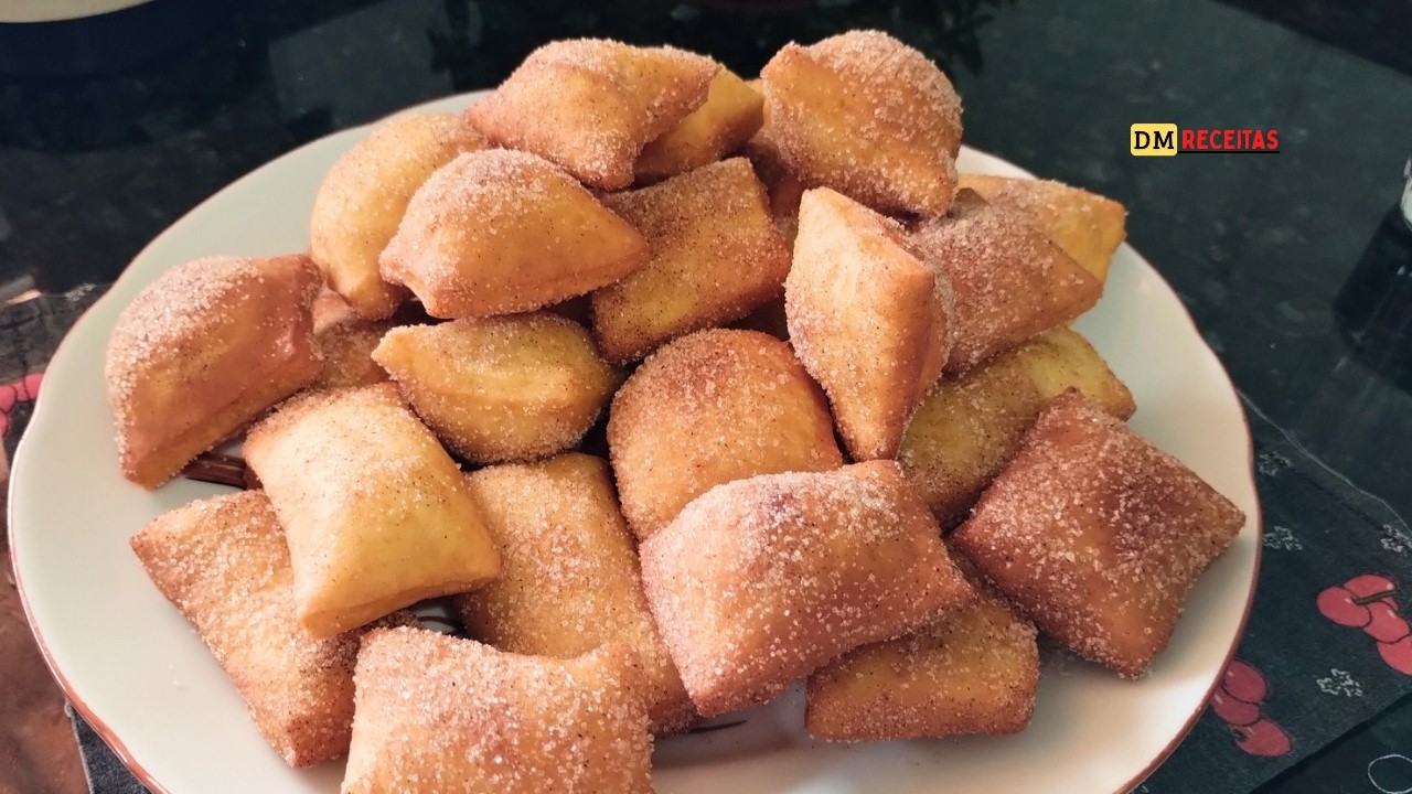 Esse BOLINHO SAPO  fica tão bom que some da mesa em minutos