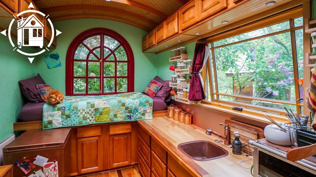 She built a vardo tiny house to live in a Tiny Home Community
