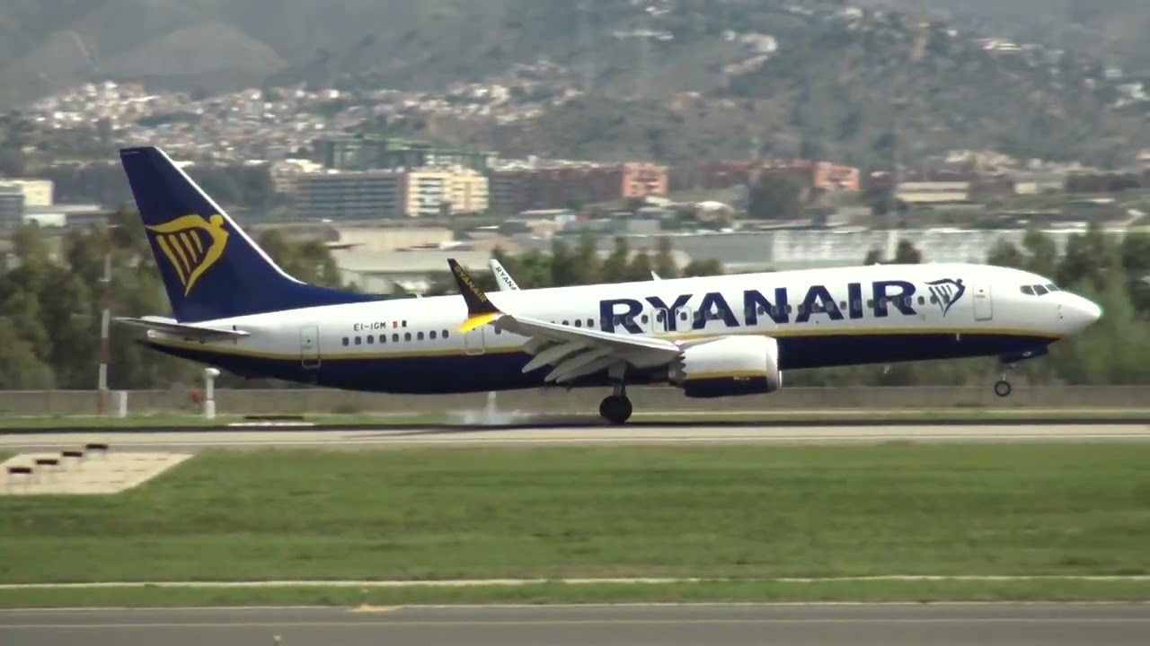 Ryanair Boeing 737-8-200Max EI-IGM Landing Malaga LEMG