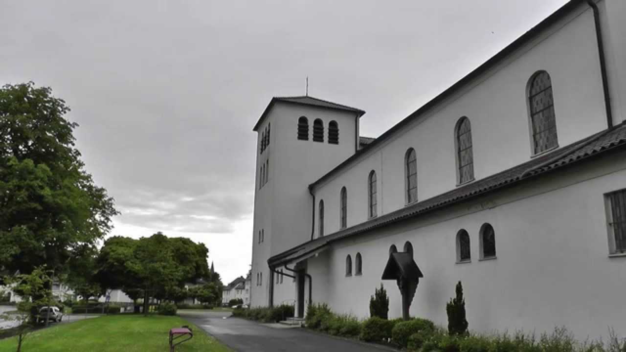 St.Michael's Kirche in Arnsberg/Neheim: Glockenläuten
