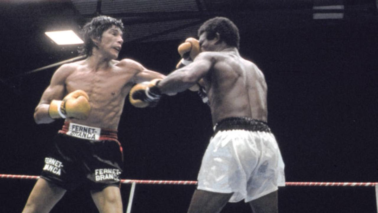 Carlos Monzon - Masterful Jab & Distance Control