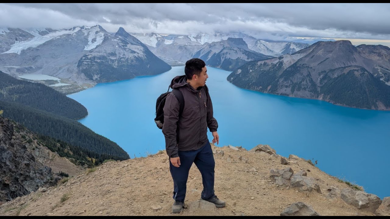 30km hike to Panorama Ridge & Garibaldi in 1 day! 