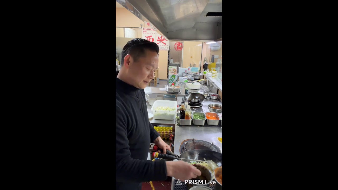 Chinese Woman expert in cooking.