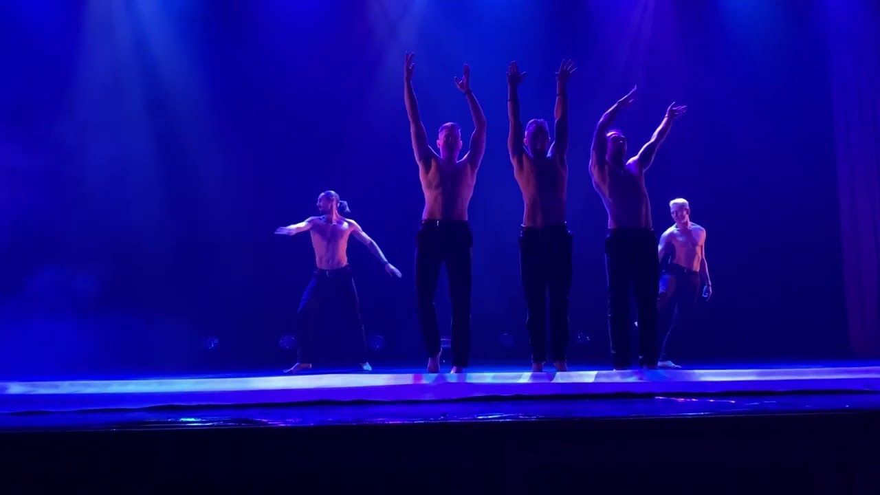 Дышу тобой. ЮРАВА - 28 октября 2023 - Шоу под дождем Искушение, Петергоф