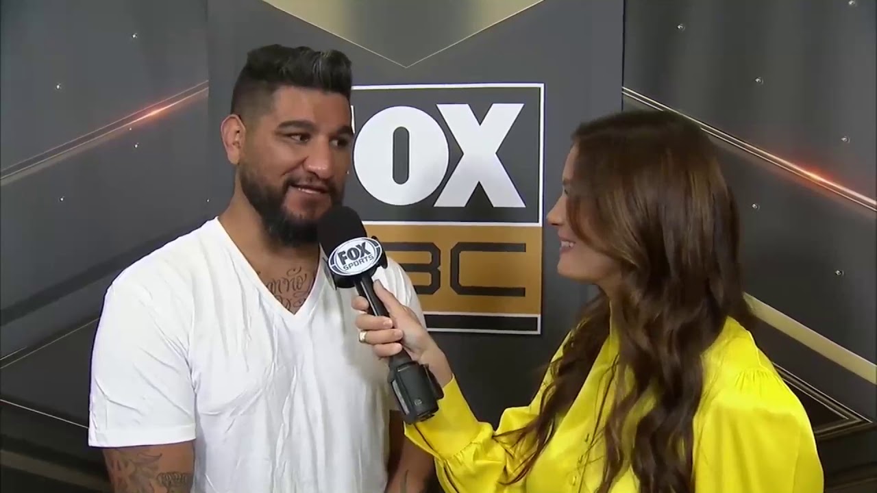 Chris Arreola talks with Heidi Androl before his press conference   INTERVIEW PBC ON FOX