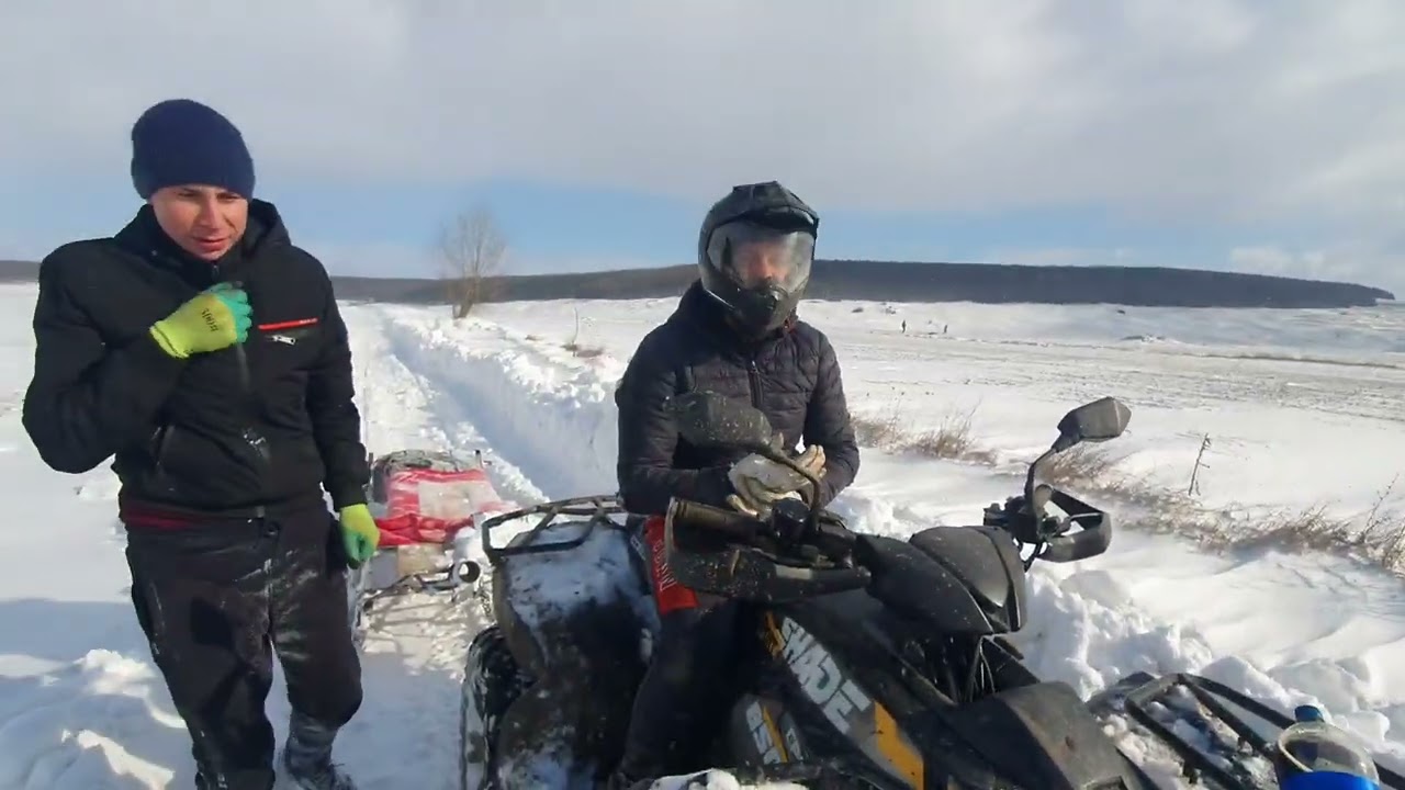 Distracție cu ATV-urile prin zăpadă împreună cu Tiberiu