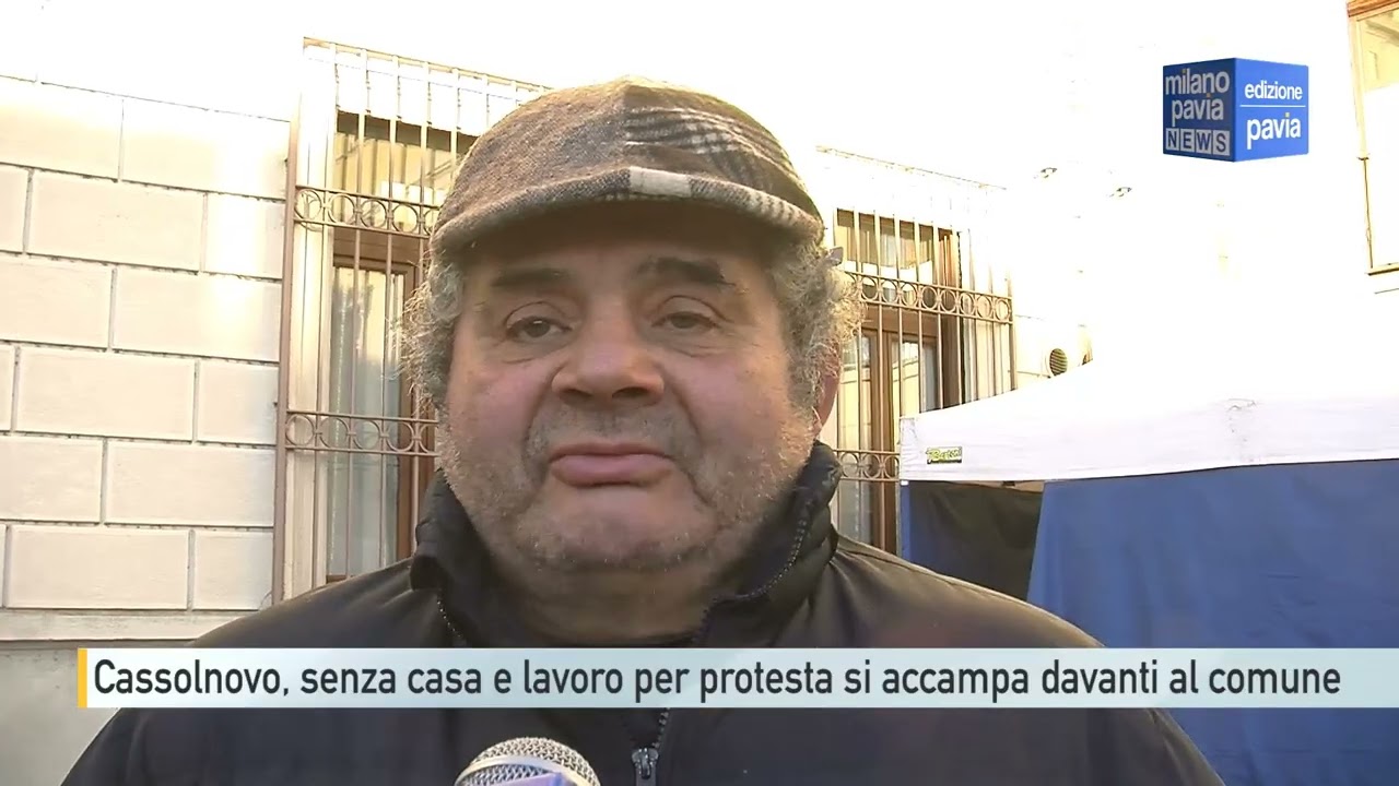 Cassolnovo, ambulante senza casa e lavoro per protesta si accampa davanti al comune