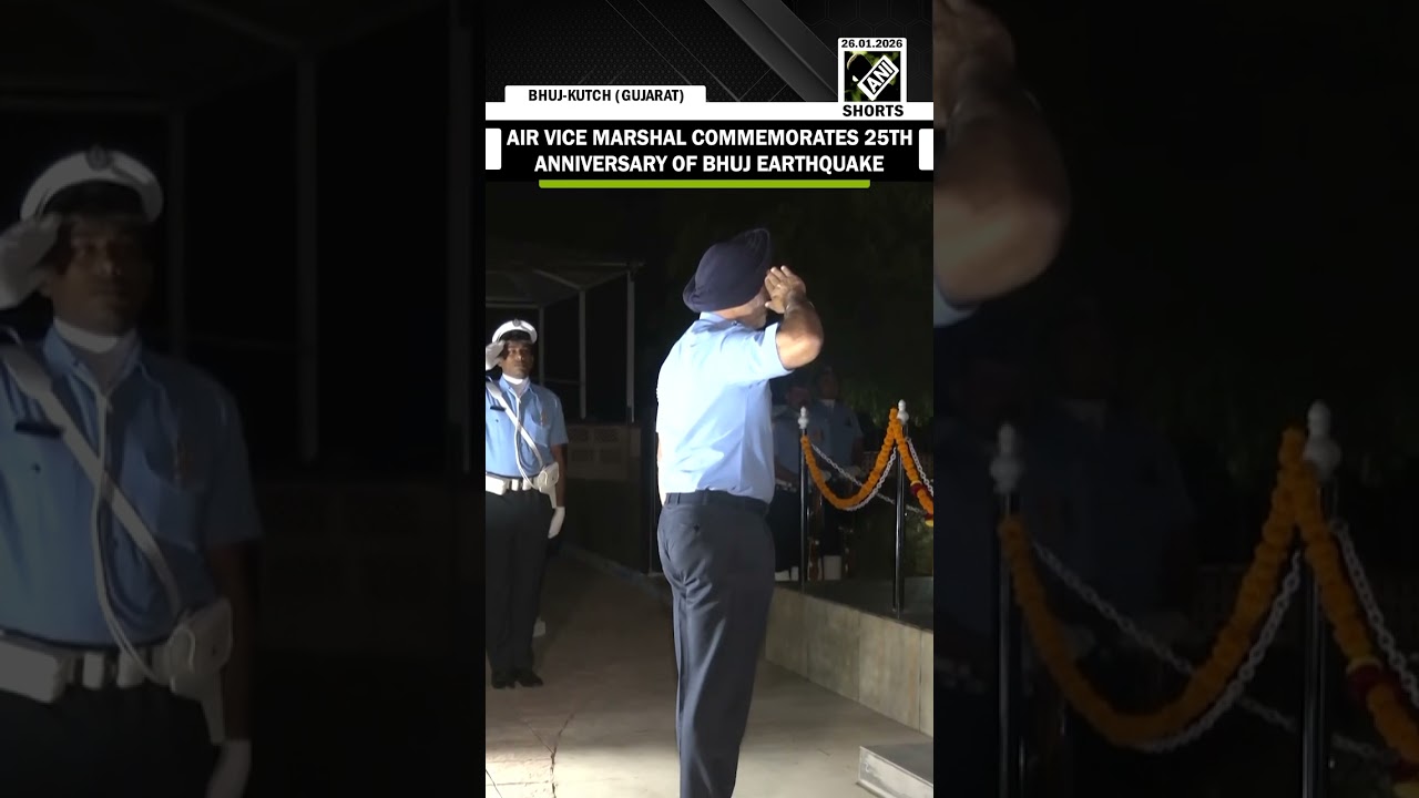 Air Vice Marshal commemorates 25th anniversary of Bhuj earthquake, lays wreath in remembrance