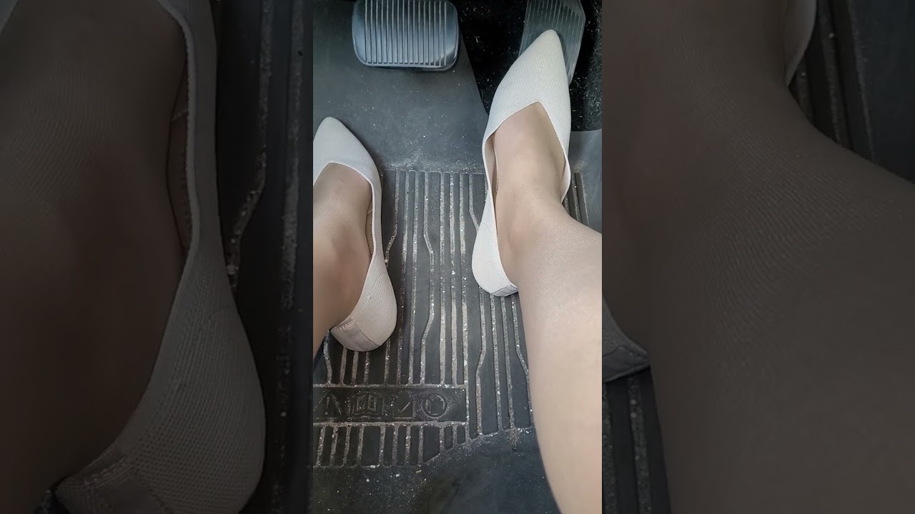 My Bone White Pointed Toe Ballet Flats