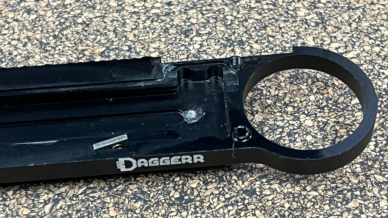 Daggerr Knives Mermaid  OTF Disassembly