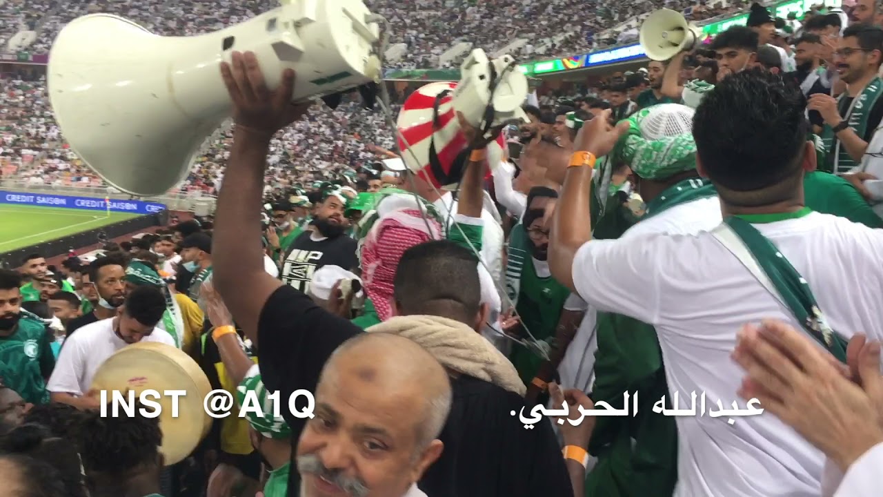 اجمل اللقطات الحماسية لاهازيج و طرب رابطة المنتخب وفرحة الاهداف الثلاثة امام الصين #السعودية_الصين