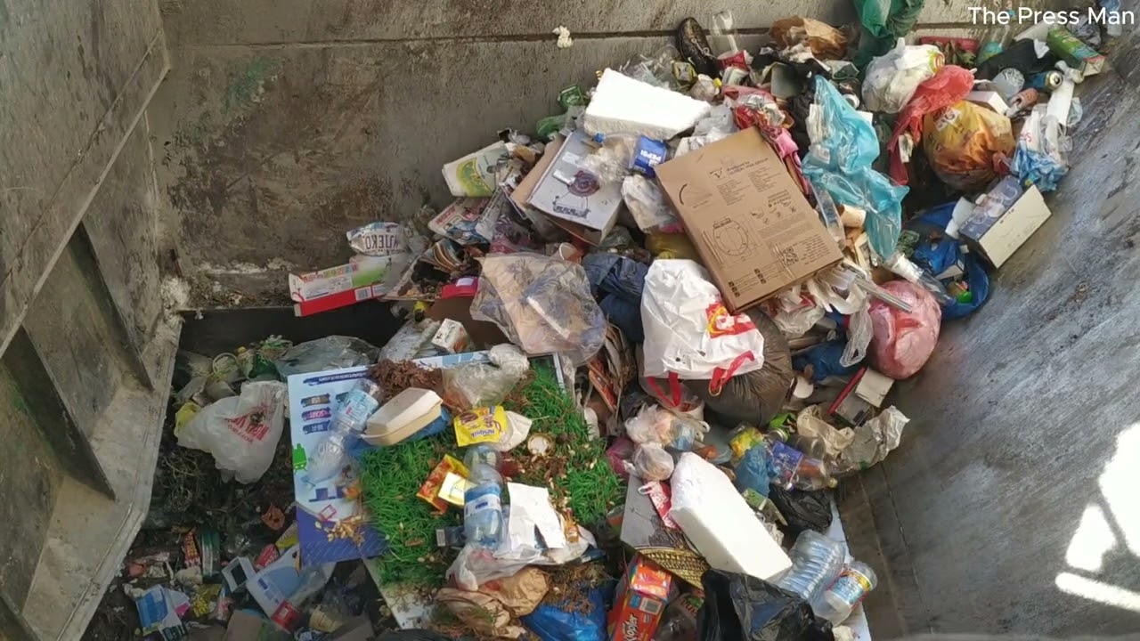 Compaction of several types of waste .. Original Sound  . Manual Control .