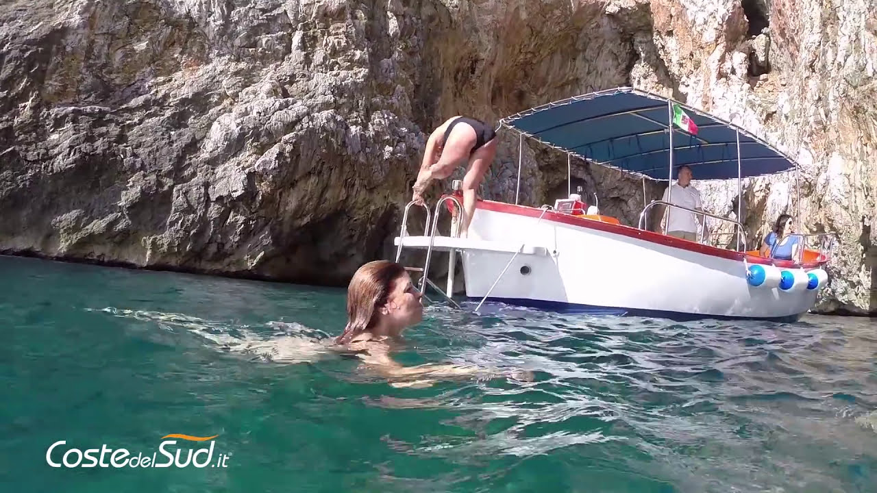 ESCURSIONE ALLE GROTTE DI LEUCA IN BARCA VISITA GUIDATA CON BAGNO